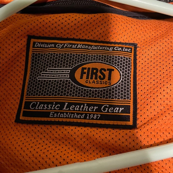 Women’s Motorcycle Leather Jacket - Picture 4 of 10